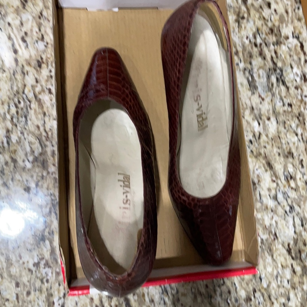 Vintage iris-Vidal heels.  Excellent condition.